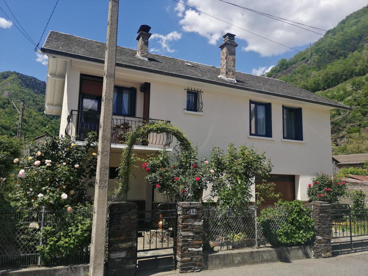 Les Rosiers Villa Bagneres-de-Luchon Bagian luar foto